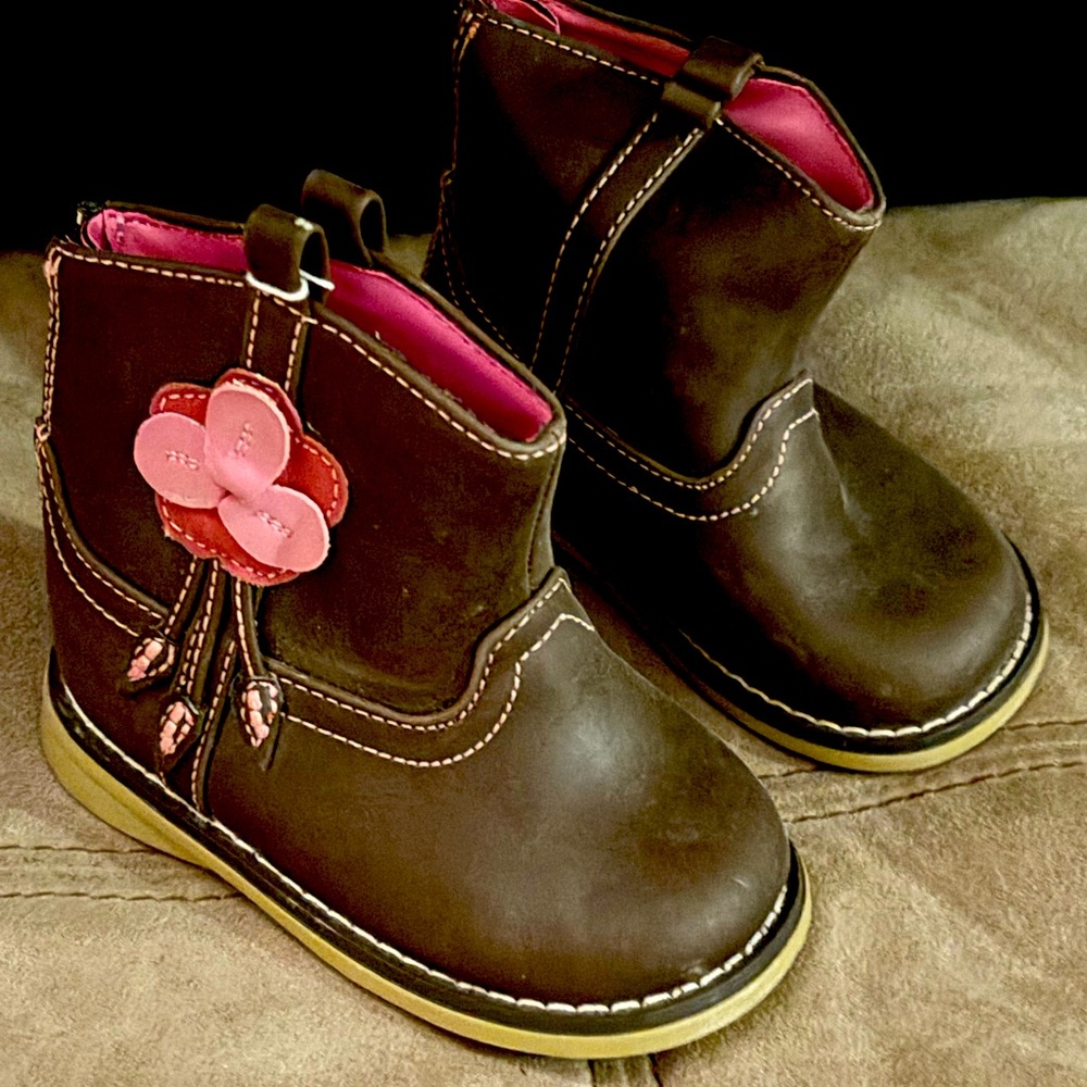 Toddler girl boots new size 4